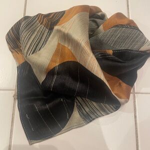 Aysha. Scarf and earrings